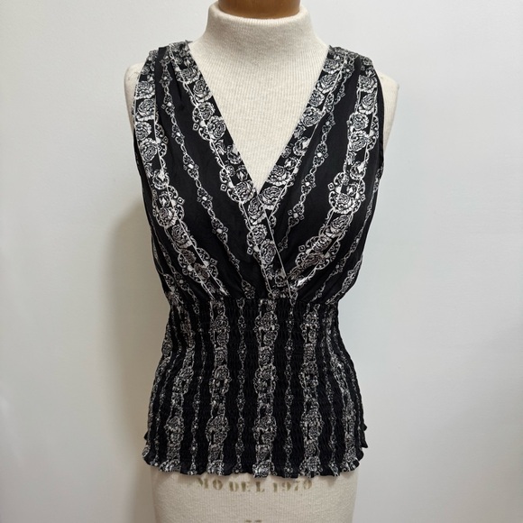 White House Black Market 100% Silk Floral Surplice Smocked Blouse Top Medium - Picture 2 of 11